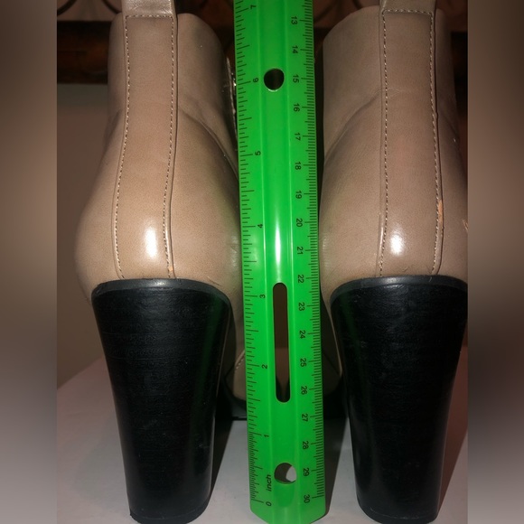 Ankle boots; size 7.5; Taupe with black sole; very pretty and comfortable; - Picture 6 of 9